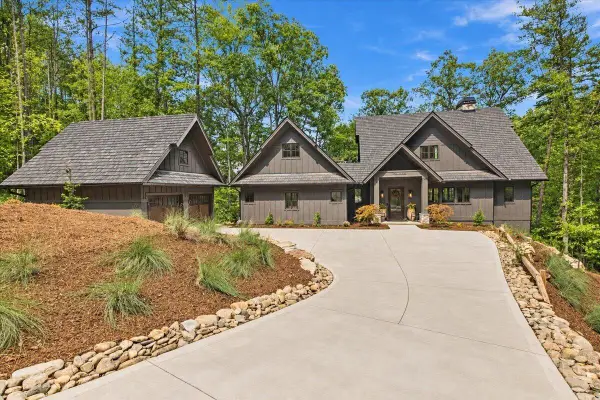 6 Featherstone Court, Sunset, SC 29685