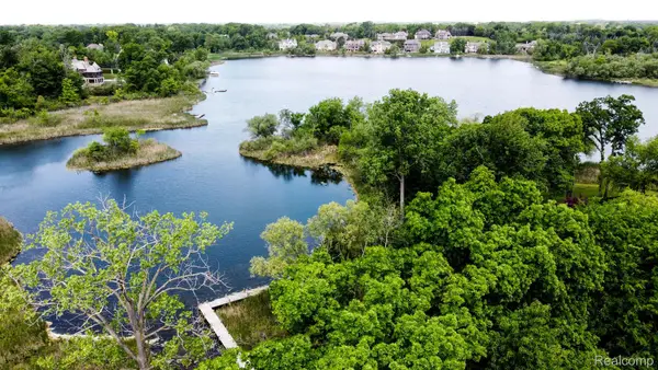 2630 TURTLE LAKE DR, BloomfieldHills, MI 48302