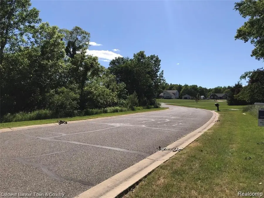 3362 PRESCOTT DR, Howell, MI 48843 - Image #3