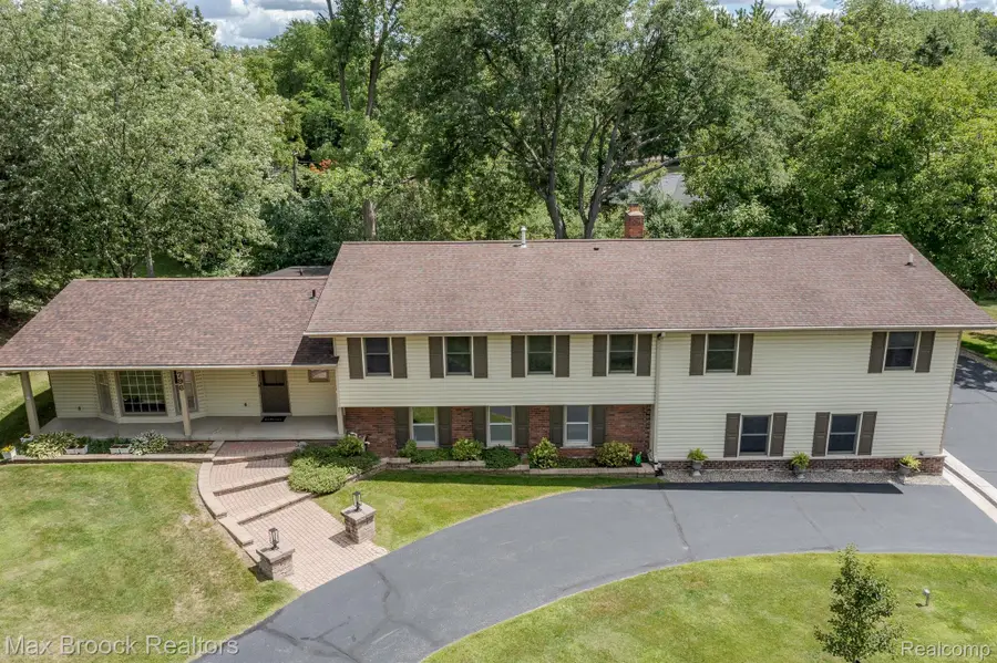 796 ROCK SPRING RD, Bloomfield, MI 48304 - Image #3