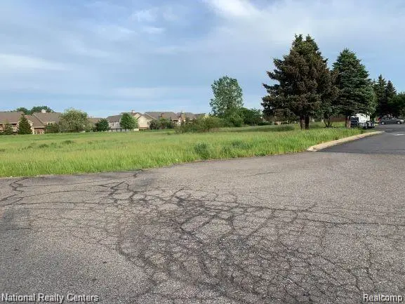 43300 HAYES, Clinton Charter Township, MI 48038 - Image #3