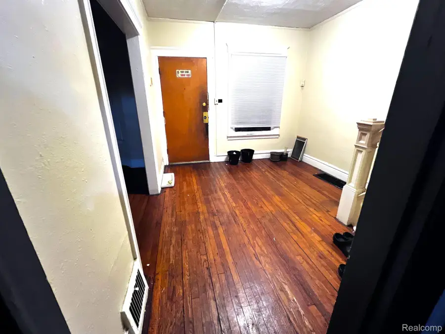 1497 HARDING ST, Detroit, MI 48214 - Image #2