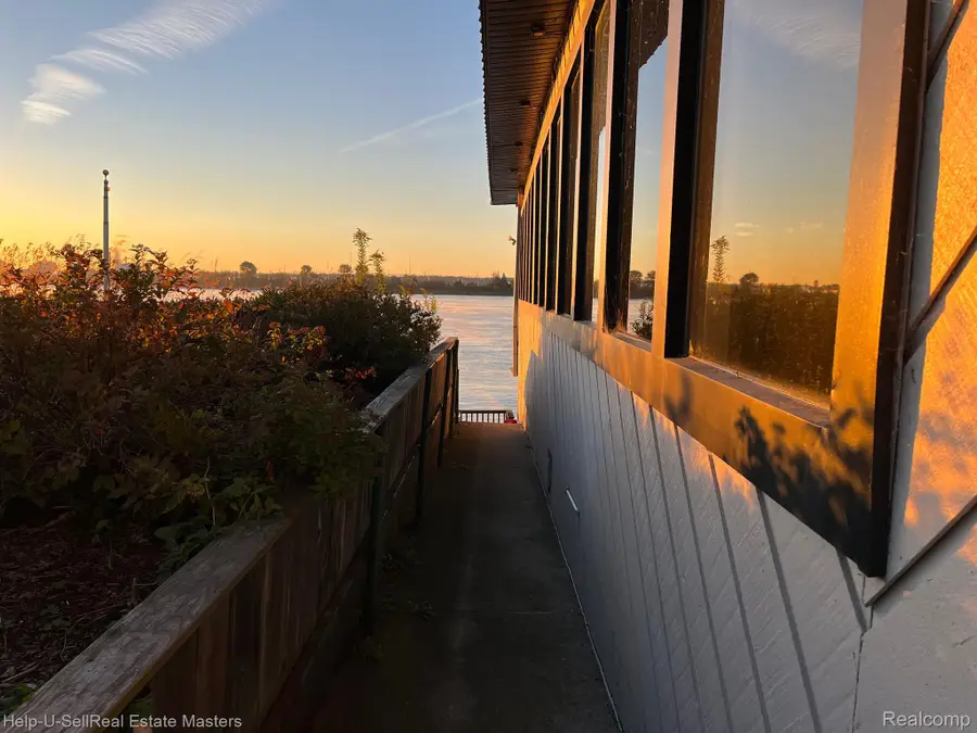 3136 MILITARY ST, Port Huron, MI 48060 - Image #2