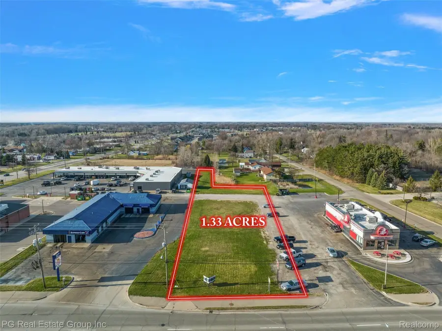 4474 CORUNNA RD, Flint, MI 48532 - #2