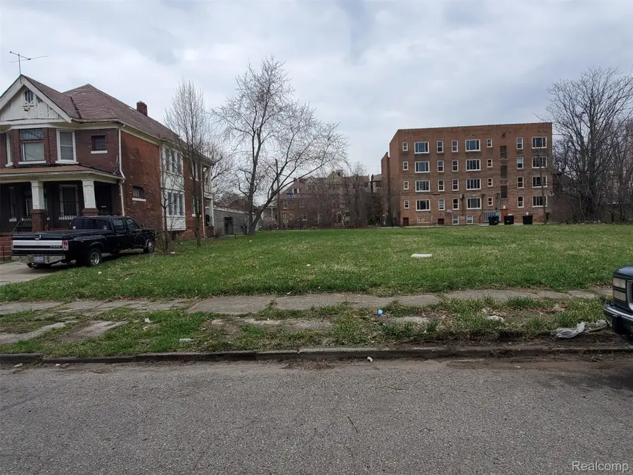 650 GLADSTONE ST, Detroit, MI 48202 - Image #3