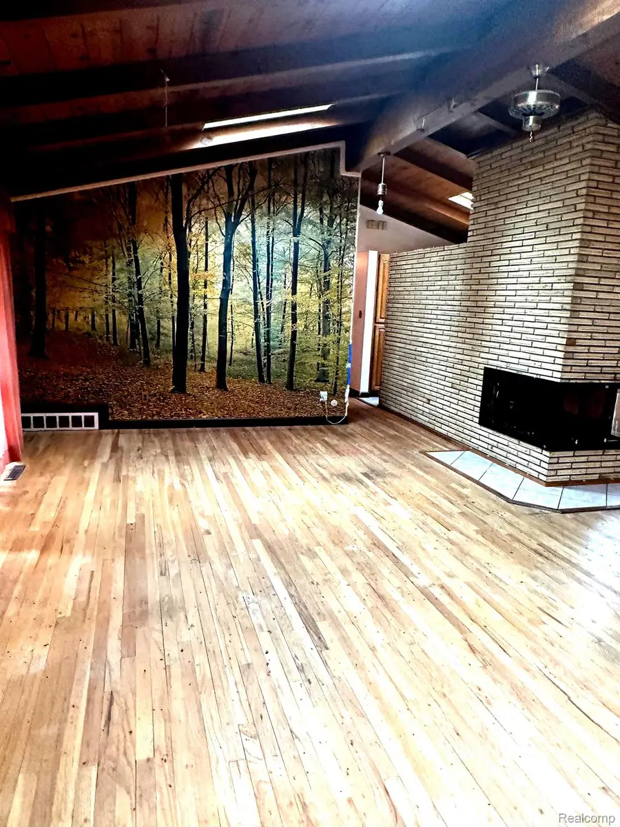 19021 MERRIMAN RD, Livonia, MI 48152 - Image #3