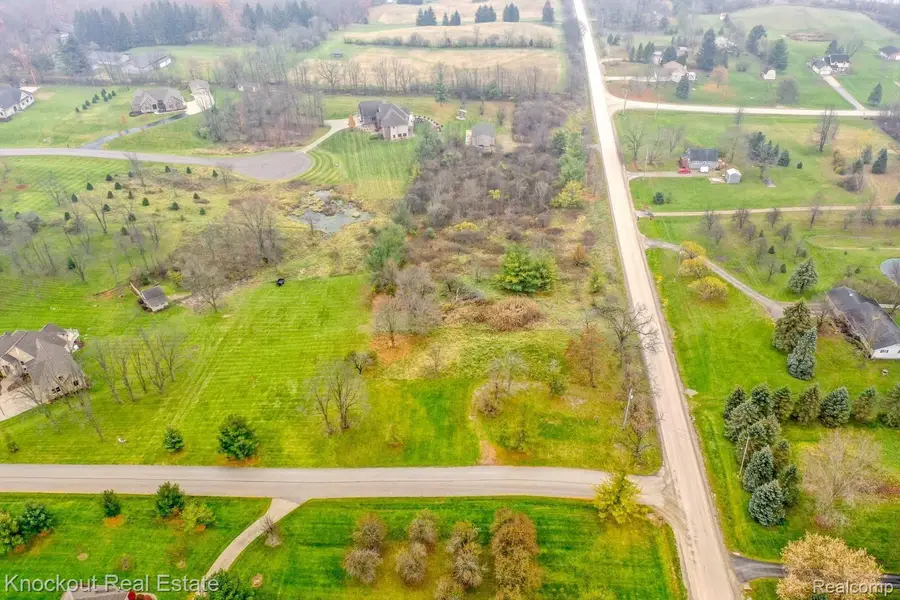 9338 ORCHARD VALLEY LANE, Davison, MI 48423 - Image #2