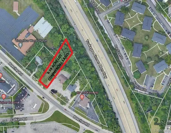 3528 BEECHER RD, Flint, MI 48532