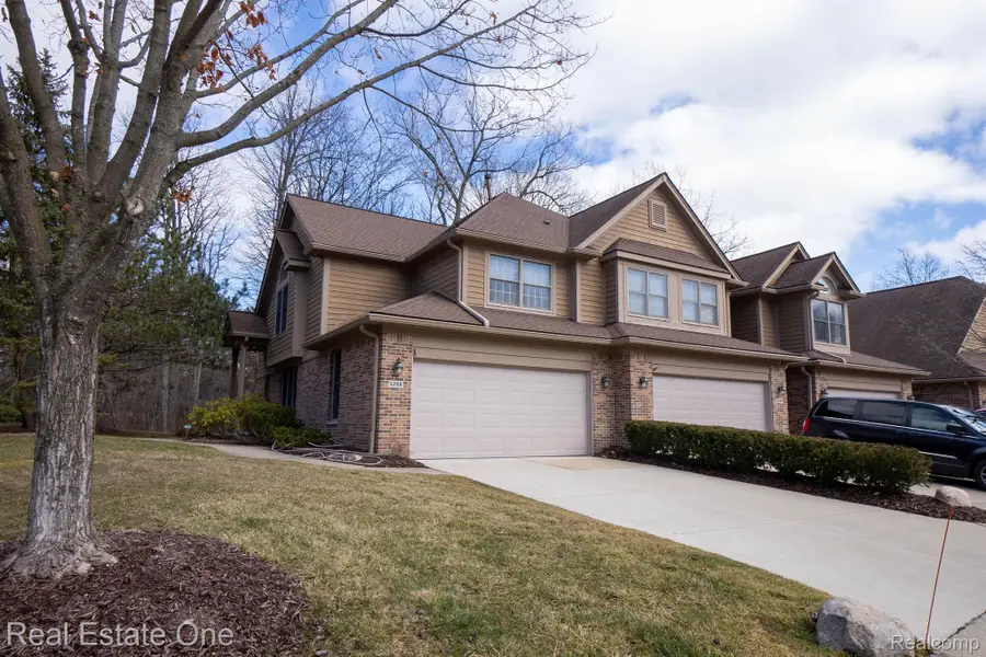 5206 ROYAL VALE, Dearborn, MI 48126 - Image #2