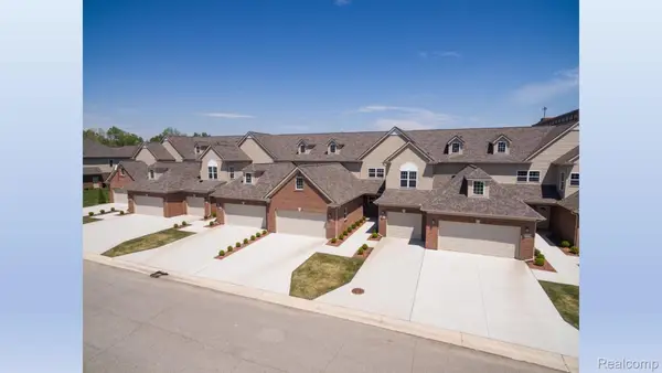 180 MARINA CT 84, Detroit, MI 48214