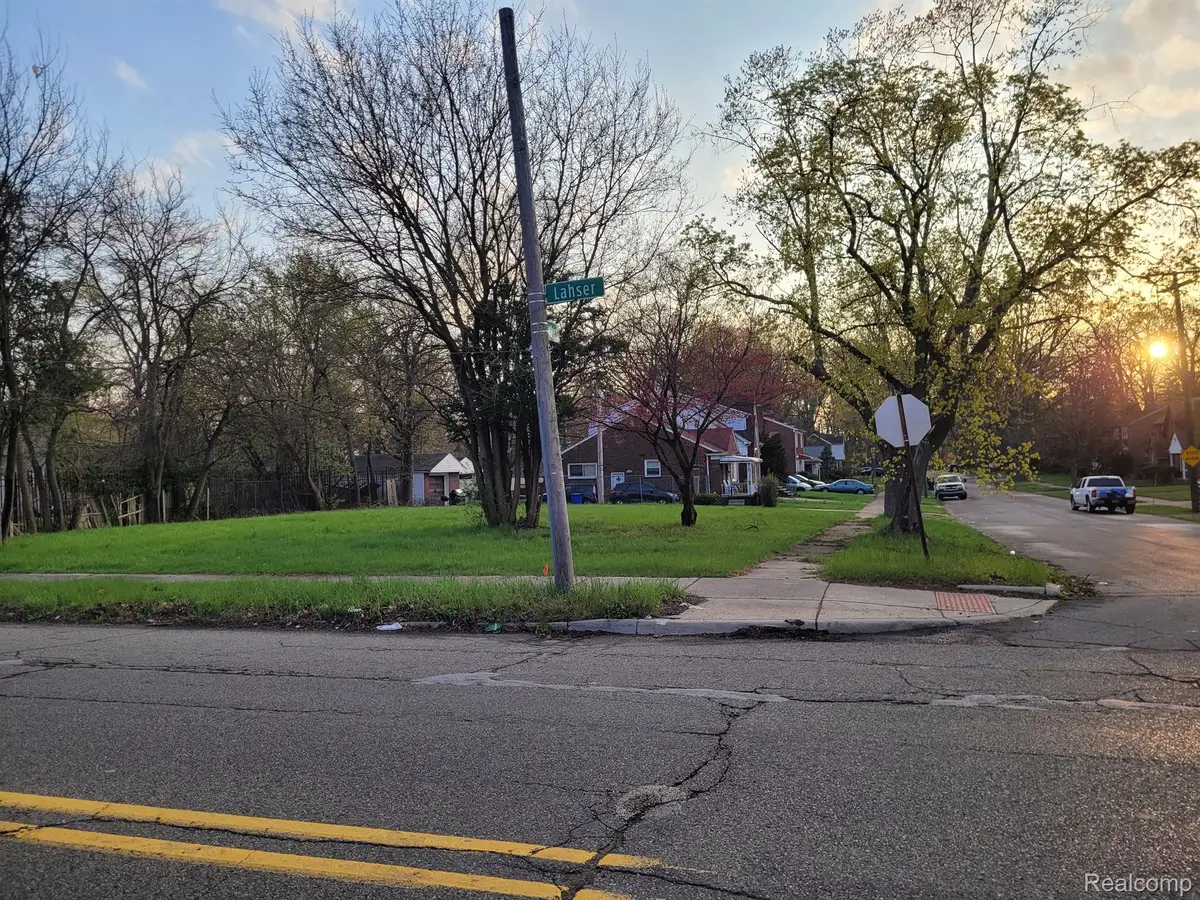 18435 LAHSER RD, Detroit, MI 48219 - Image #1