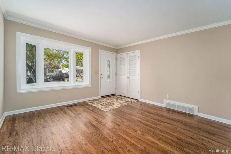 4445  Bedford ST, Dearborn Heights, MI 48125 - Image #2