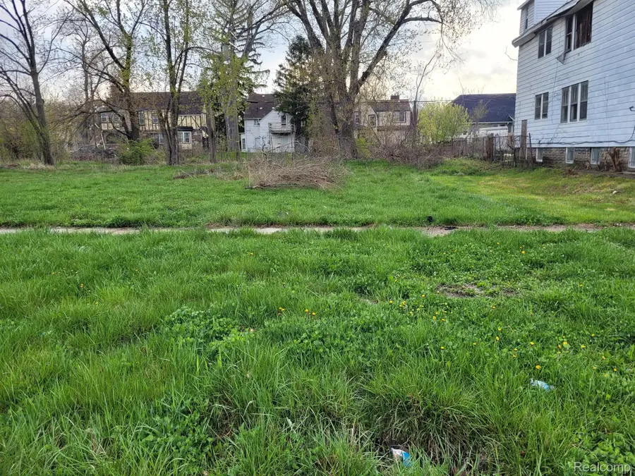 16825 LOG CABIN ST, Detroit, MI 48203 - Image #2