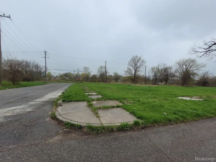 3905 BEACONSFIELD ST, Detroit, MI 48224 - Image #2