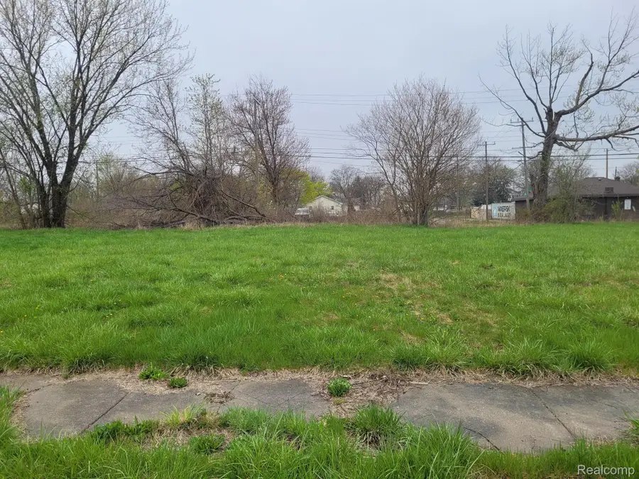 3935 BEACONSFIELD ST, Detroit, MI 48224 - Image #2