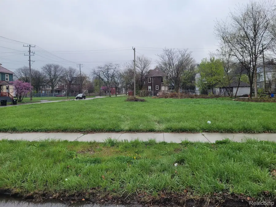 448 E EUCLID ST, Detroit, MI 48202 - Image #2