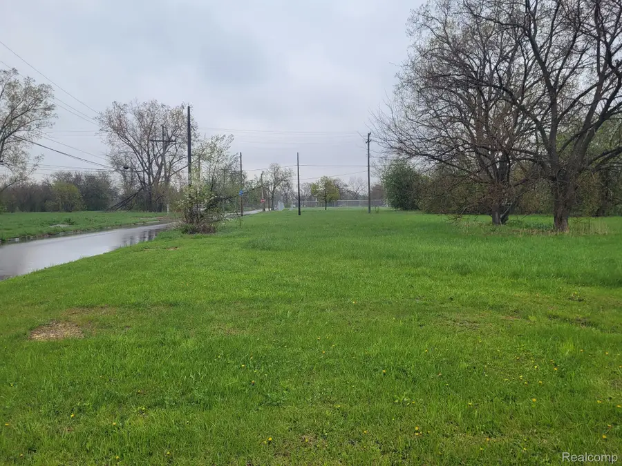 3106 17TH ST, Detroit, MI 48216 - Image #3