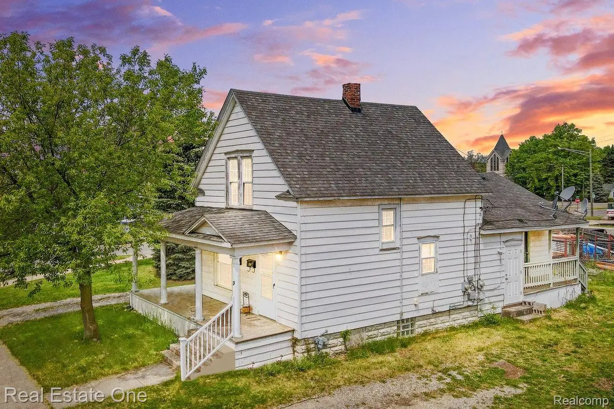 19 STANTON ST, Oxford, MI 48371 - Image #1