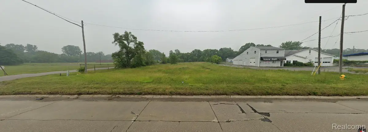 5492 N Genesee Rd, Flint, MI 48506 - Image #1