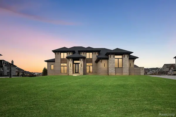 3818 ROYAL BERKSHIRE LN, Oakland, MI 48363