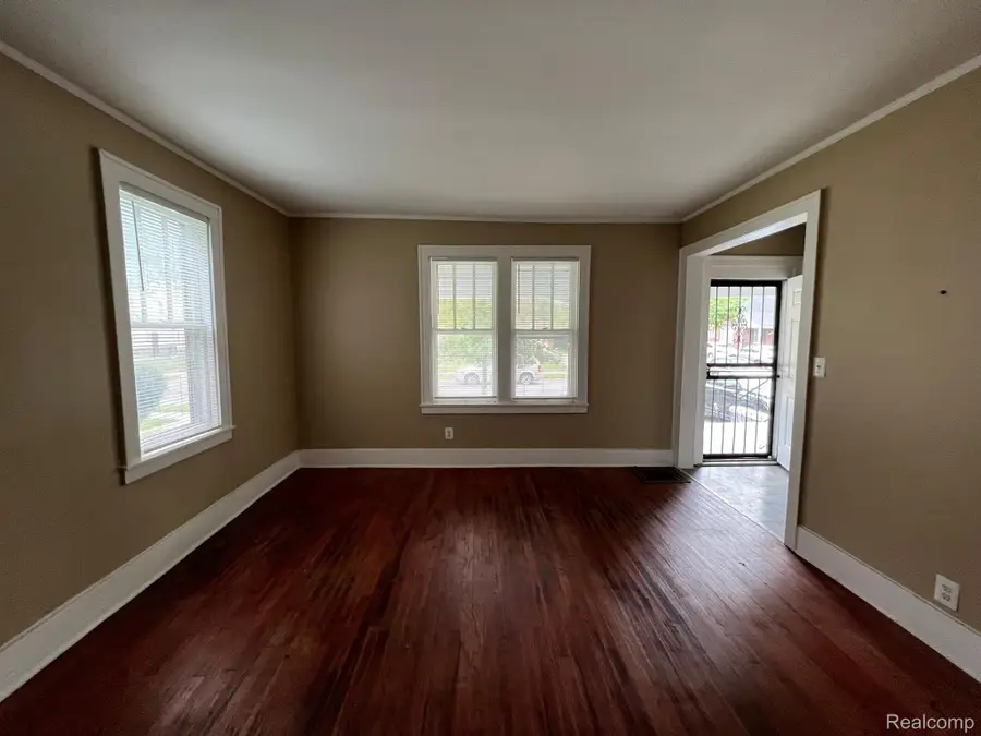 15766 PLAINVIEW AVE, Detroit, MI 48223 - Image #2