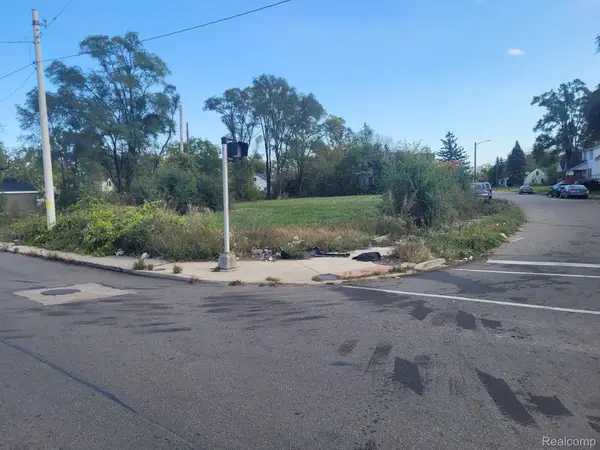 12796 STRASBURG ST, Detroit, MI 48205