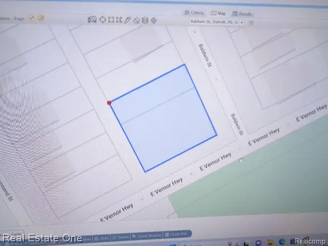 2401 BALDWIN ST, Detroit, MI 48214 - Image #2