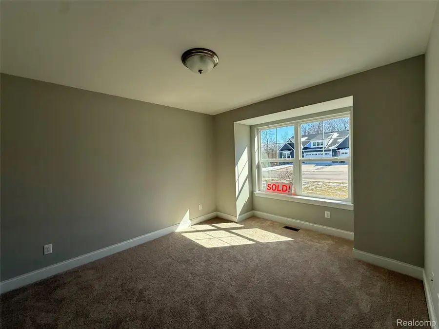 1054 CAMELLIA CIR 44 19, Howell, MI 48843 - #3