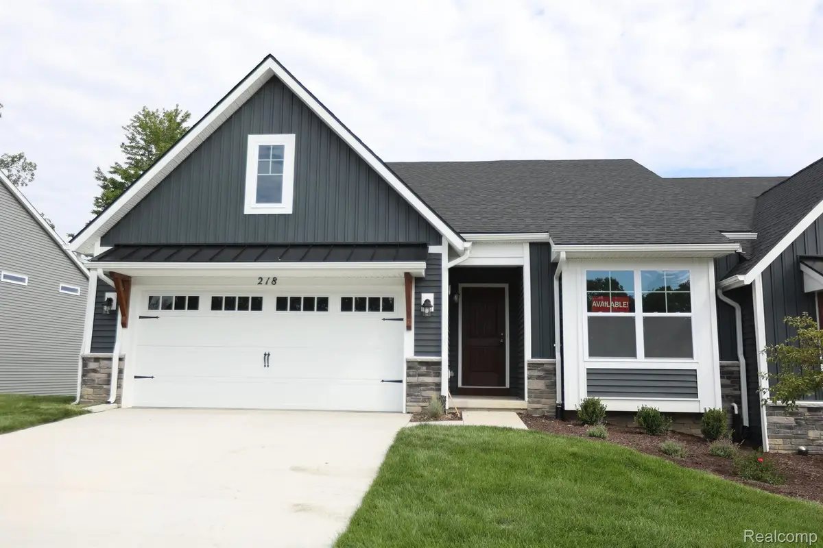 1034 CAMELLIA CIR 46 19, Howell, MI 48843 - Image #1
