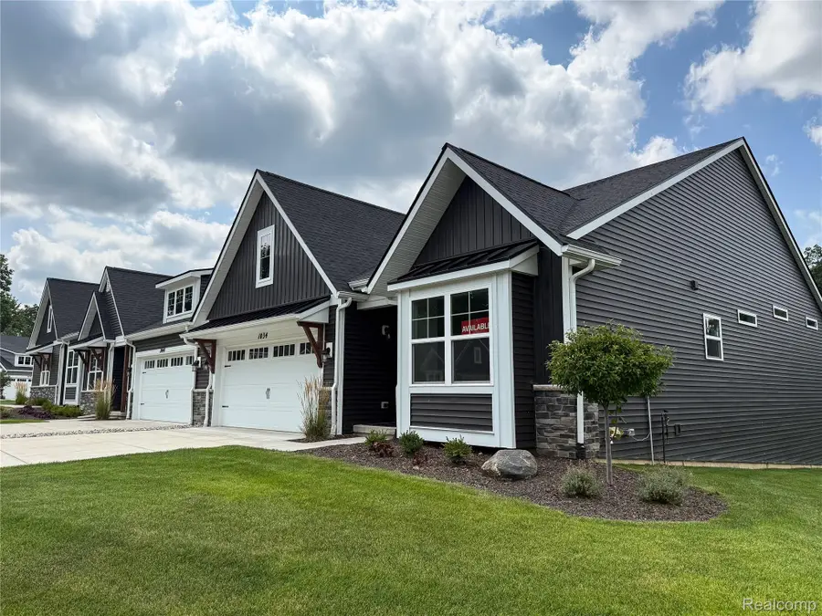 1034 CAMELLIA CIR 46 19, Howell, MI 48843 - #2