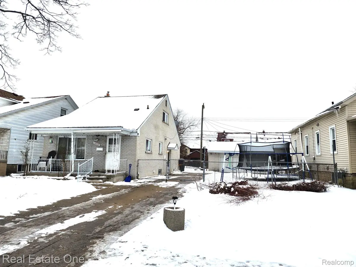 14203 BARCLAY ST, Dearborn, MI 48126 - Image #1