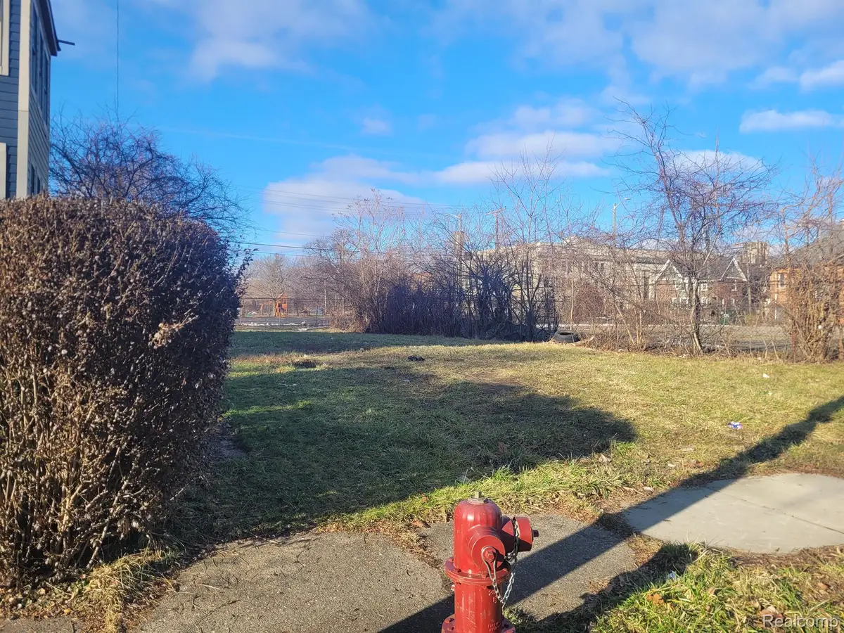 90 BLAINE ST, Detroit, MI 48202 - Image #1