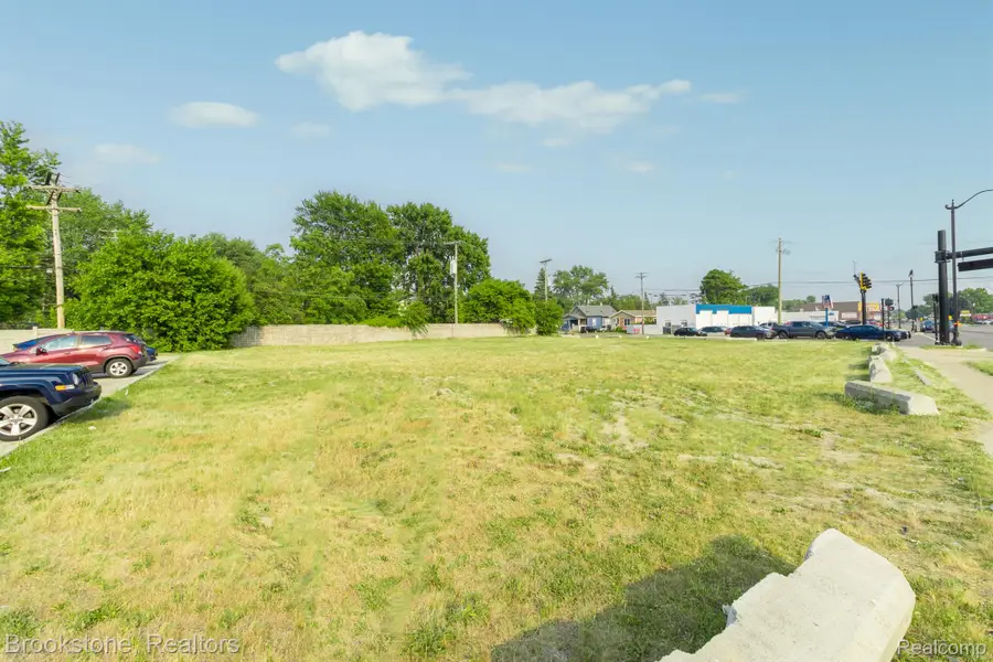 29030 UTICA RD, Roseville, MI 48066 - Image #3