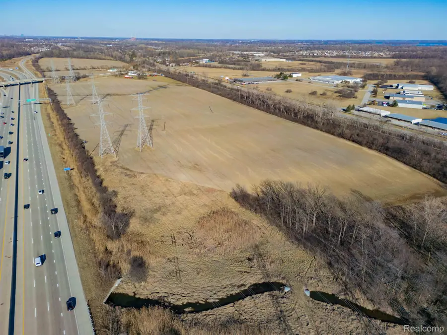 21301 WOODRUFF RD, Rockwood, MI 48173 - Image #3