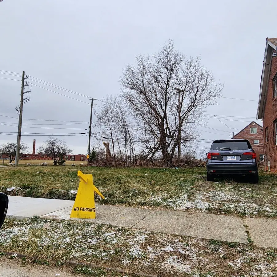 13401 JUSTINE ST, Hamtramck, MI 48212 - Image #3