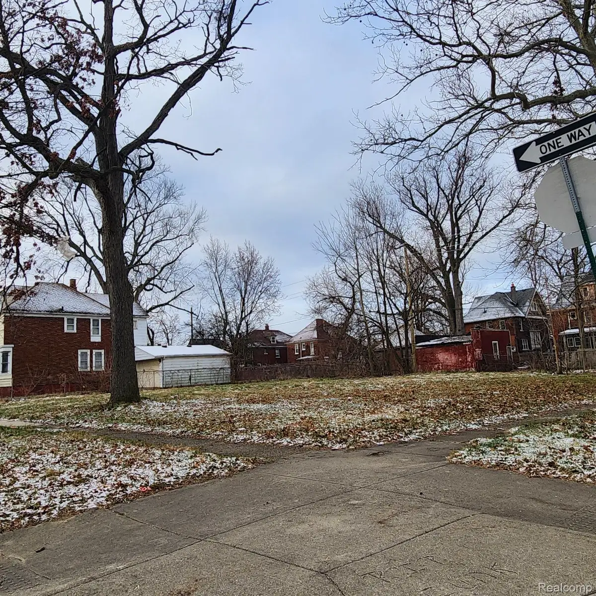 3065 SHERIDAN ST, Detroit, MI 48214 - Image #1
