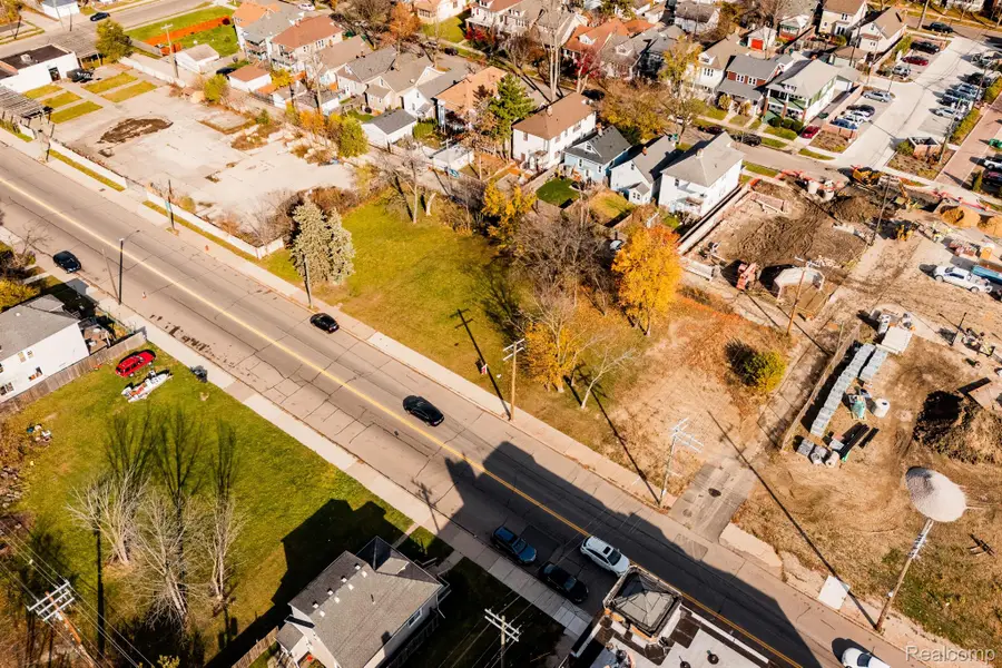 2140 ALTER RD, Detroit, MI 48215 - Image #2