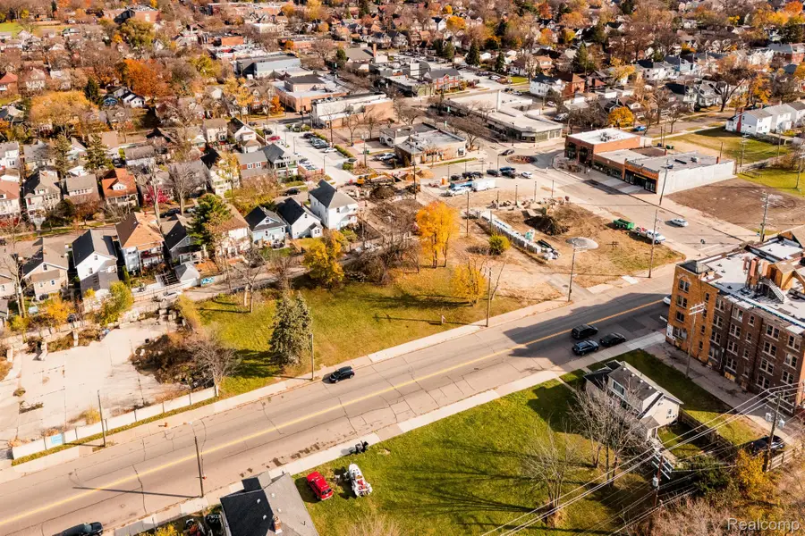 2140 ALTER RD, Detroit, MI 48215 - Image #3
