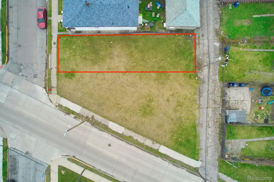 5013 EVALINE ST, Hamtramck, MI 48212 - Image #3