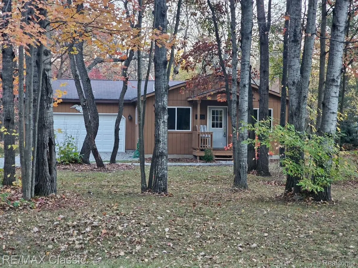 207 BUTTERFIELD LN, Houghton Lake, MI 48629 - Image #1