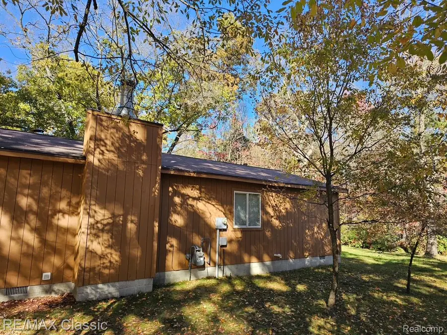 207 BUTTERFIELD LN, Houghton Lake, MI 48629 - Image #3