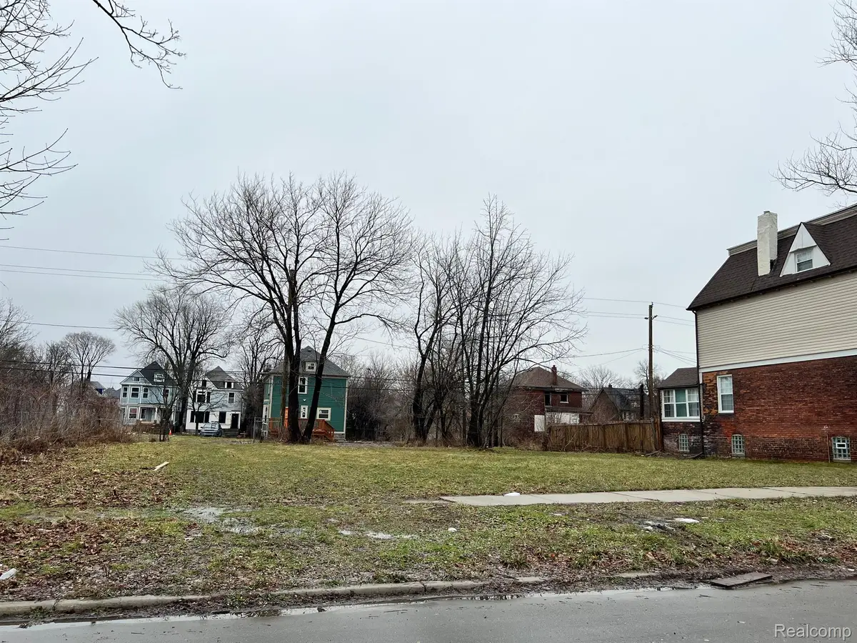 2480 SHERIDAN ST, Detroit, MI 48214 - Image #1
