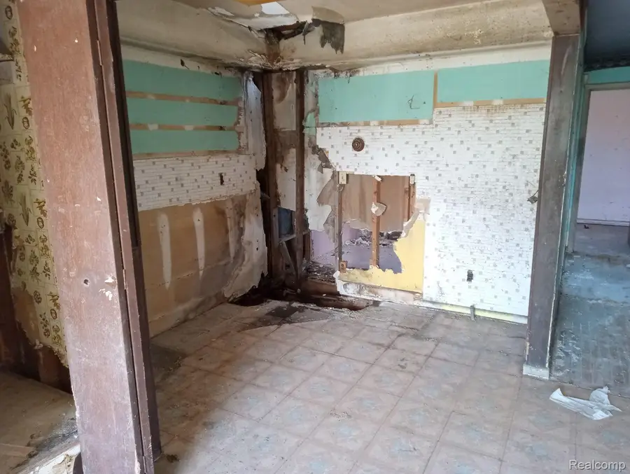 12326 GARNET ST, Detroit, MI 48205 - Image #2