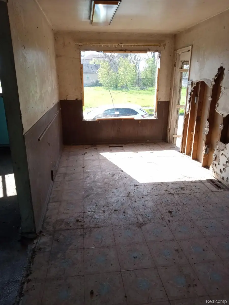 12326 GARNET ST, Detroit, MI 48205 - Image #3