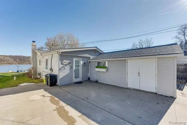 1921 Lakeview Lane, Highland, MI 48357 - Image #1