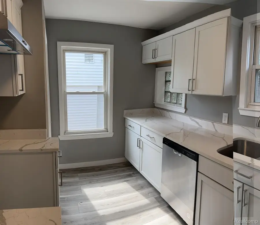 20167 WARD ST, Detroit, MI 48235 - Image #2