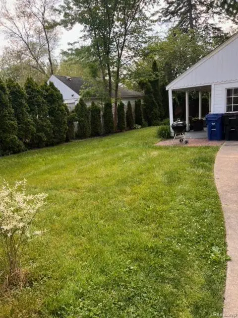 19765 SUMNER, Redford, MI 48240 - Image #3