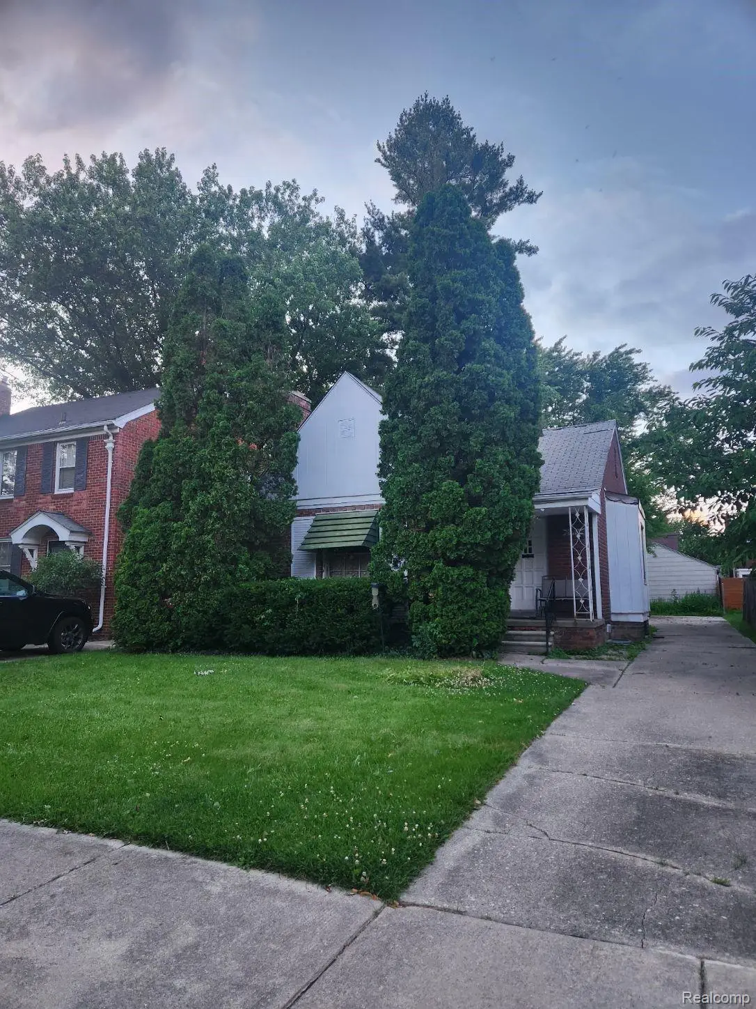 2048 HUNT CLUB DR, Grosse Pointe Woods, MI 48236 - Image #1