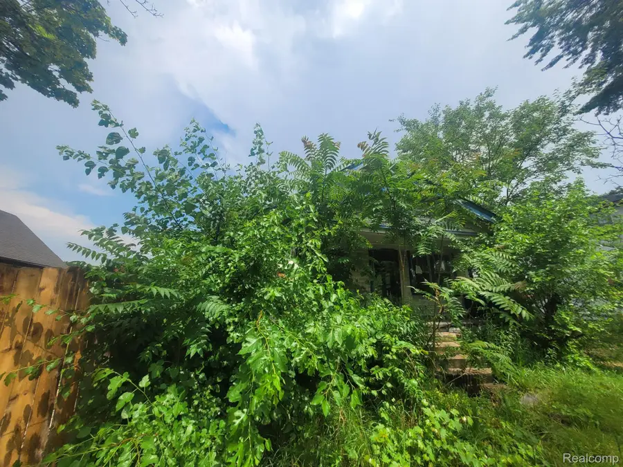 9722 YOSEMITE ST, Detroit, MI 48204 - Image #2