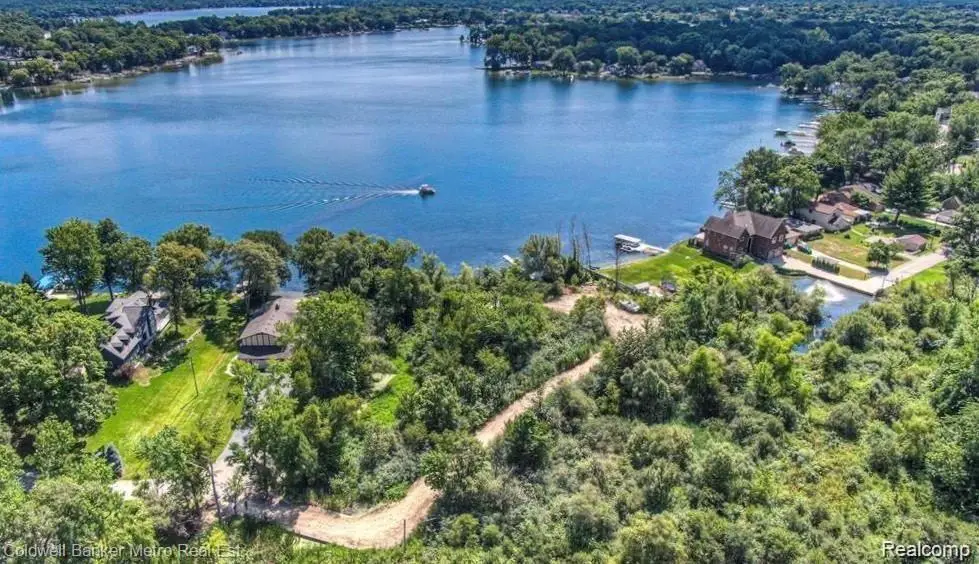 2577  Midwood, Commerce Township, MI 48382 - Image #1